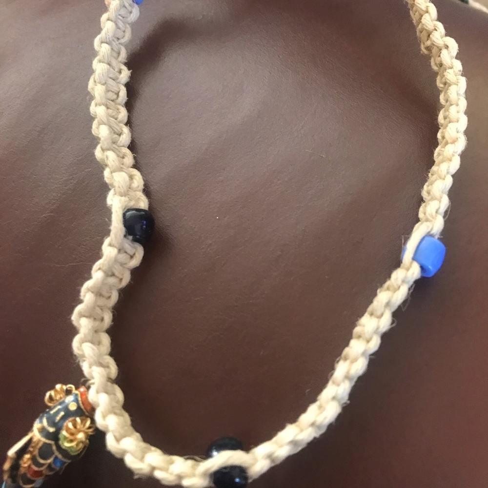 Hemp koi fish necklace - Picture 3 of 5